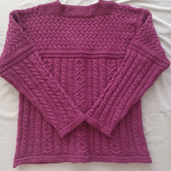 INIS CRAFTS IRISH HAND CRAFTED MERINO  SWEATER SIZE MED BURGUNDY - Picture 2 of 10